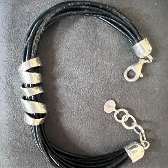 Silpada Sterling silver and leather bracelet - Picture 3 of 4